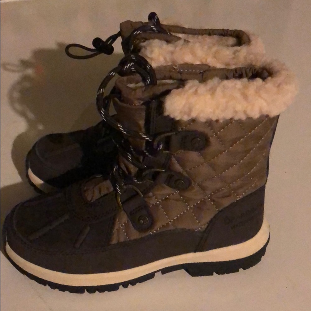 Girls bear paw winter boots